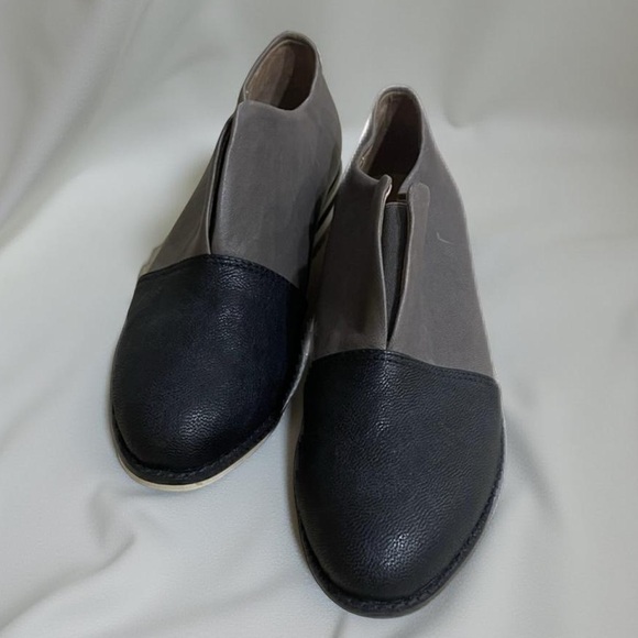 Anthropologie / All Black Two-Tone Leather Slip-On Shoes - Picture 3 of 5
